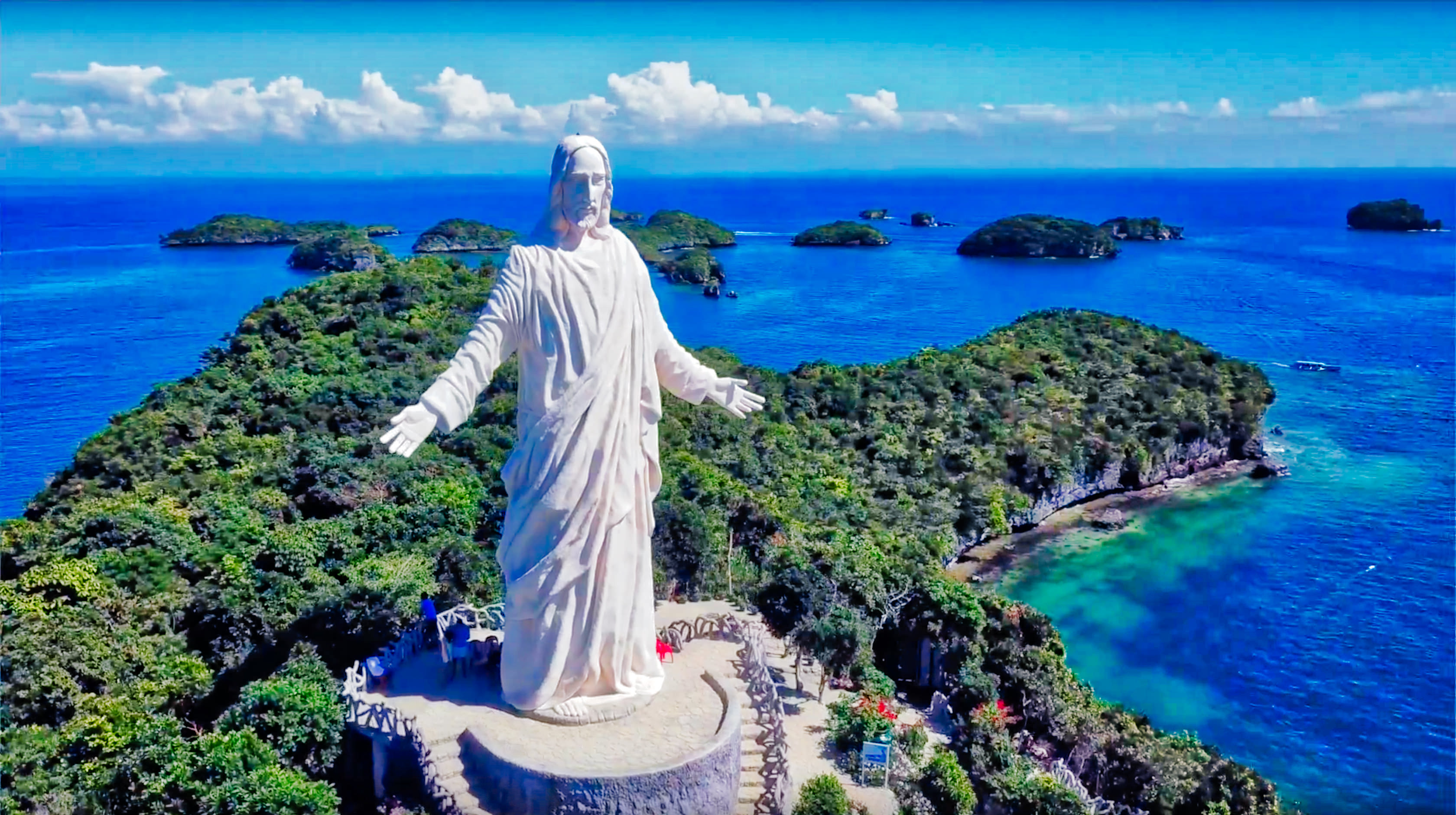 VIDEO Christ The Savior Statue At Hundred Islands Philippines 1-10000