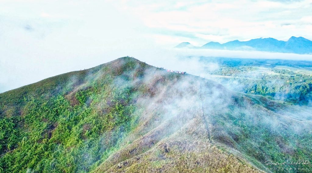 Panimaha Ridge PHOTOS: Breathtaking Panimahawa Ridge Above the Clouds