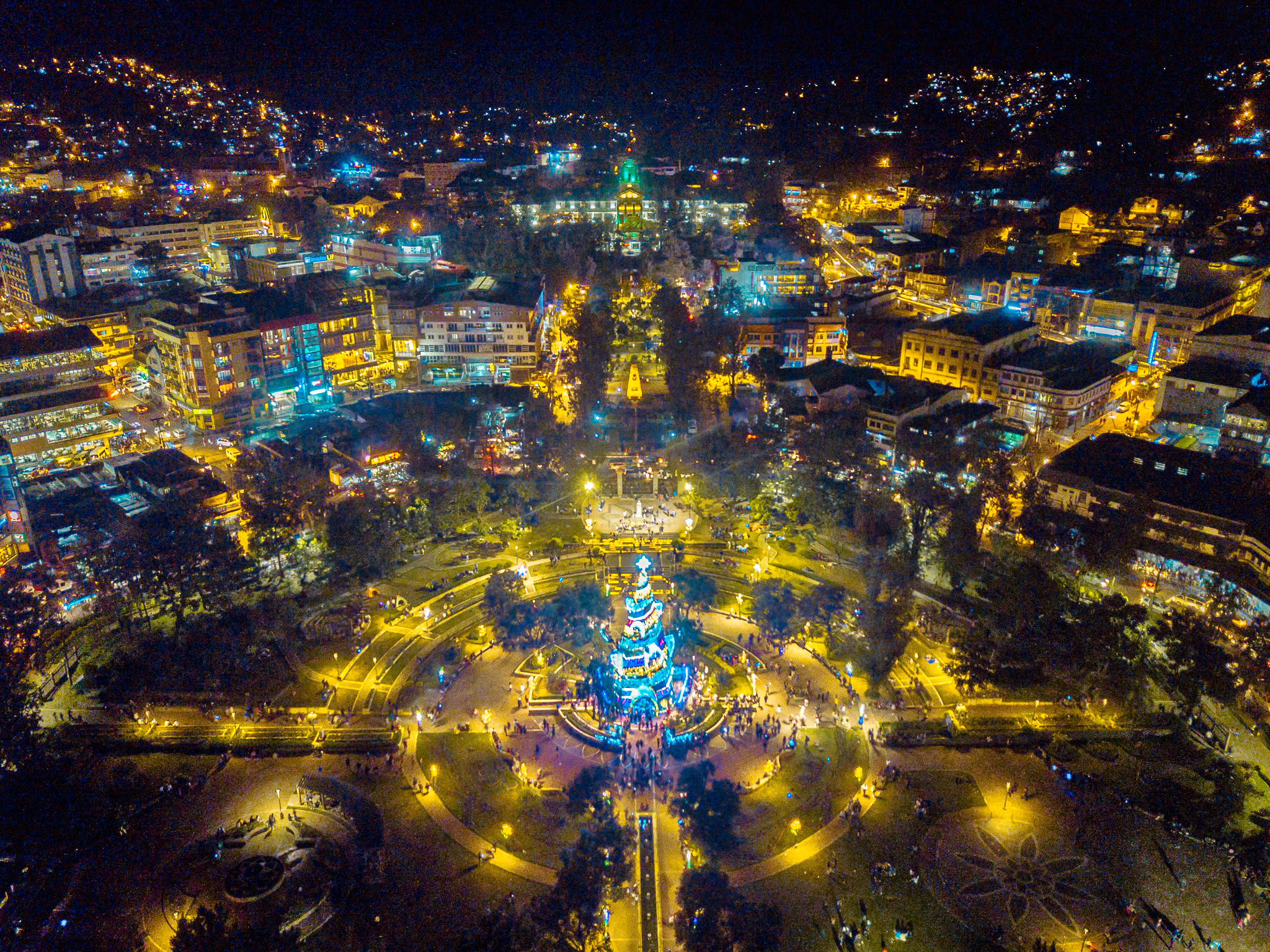 PHOTOS Giant Christmas Tree Lighting At Rose Garden Burnham Park In Baguio