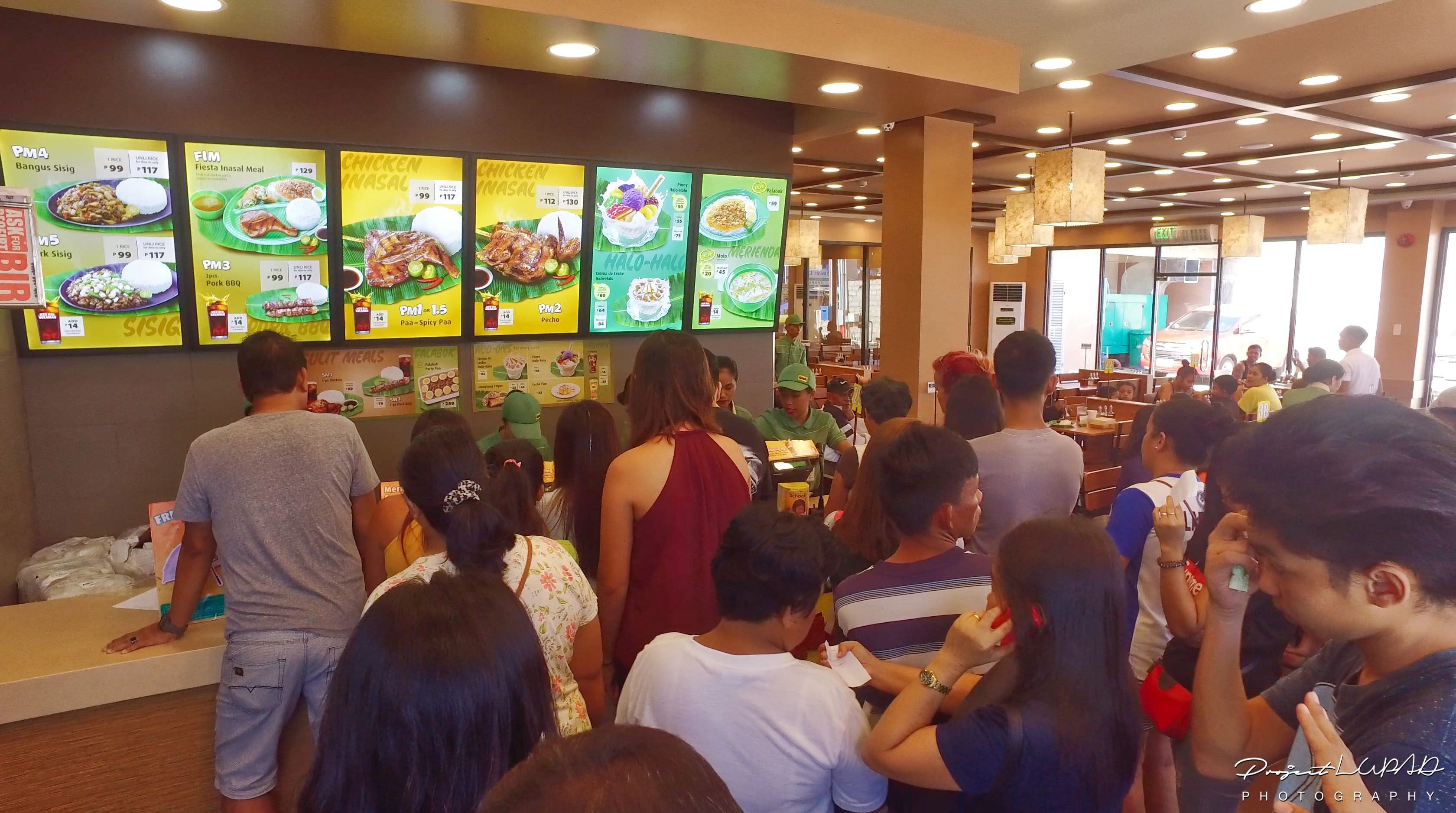 The counter at Mang Inasal Bulua