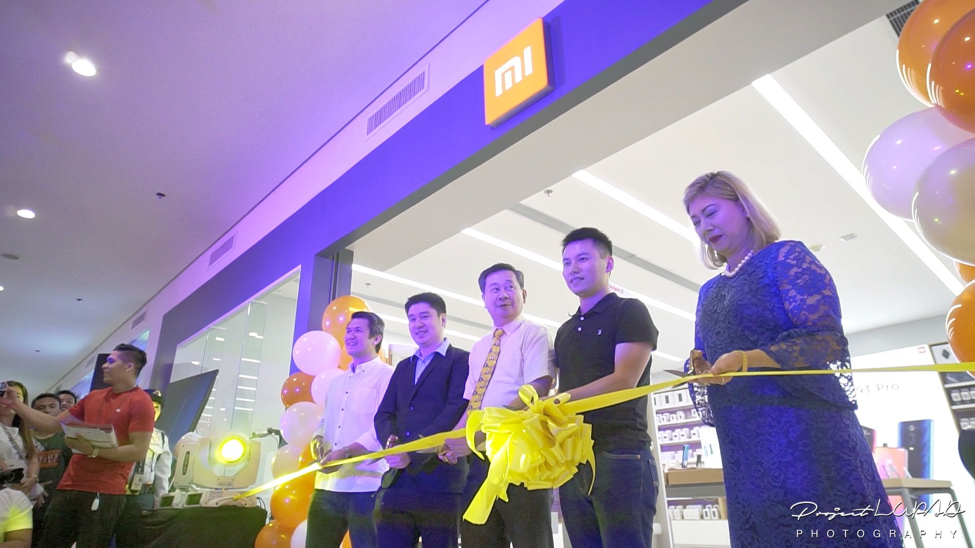 Ribbon cutting at the Xiaomi Mi Flagship Store in Cebu