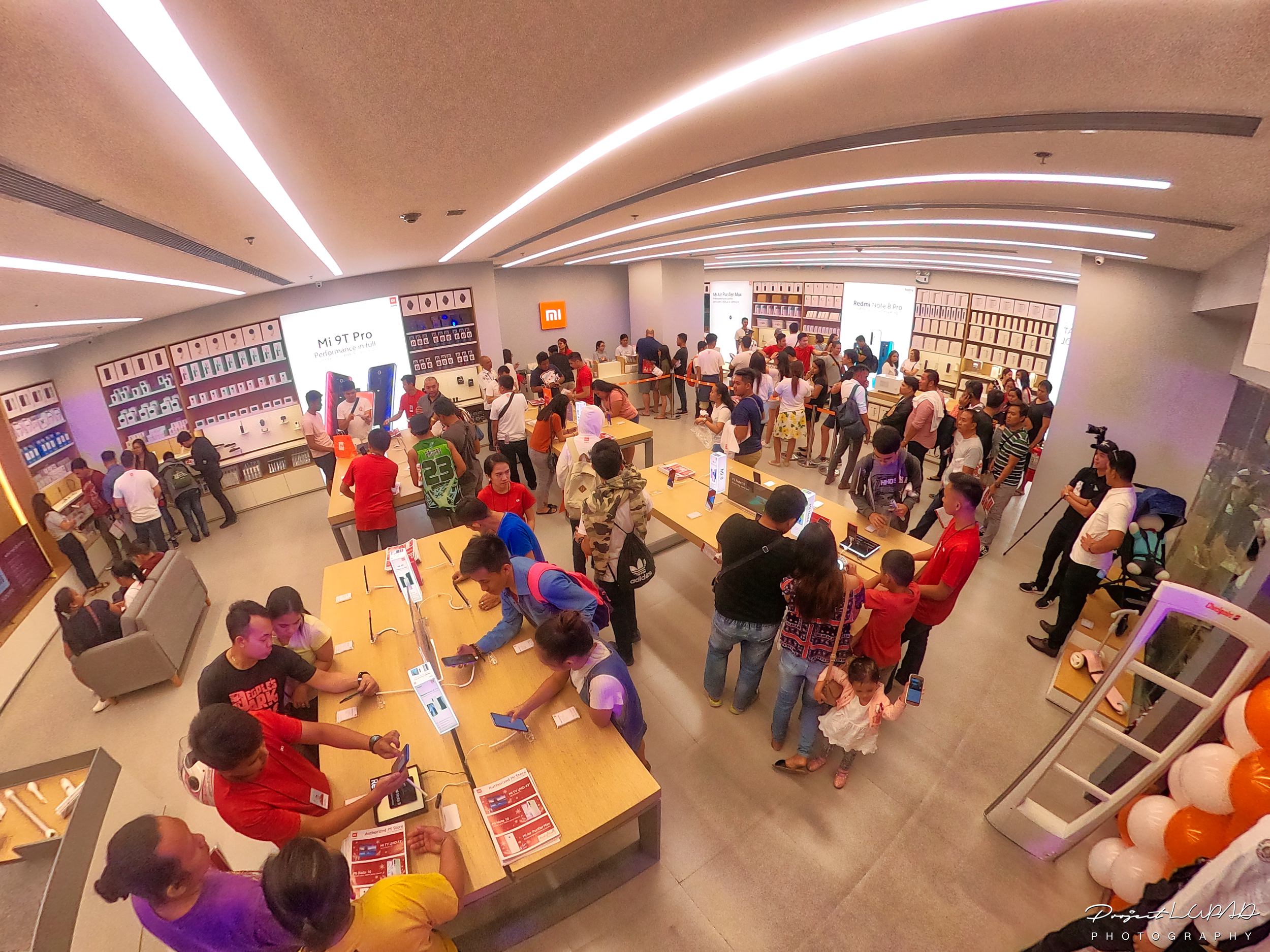 Crowd at the grand opening of the Xiaomi Mi Flagship Store in Cebu, shot for this Xiaomi case study by Project LUPAD
