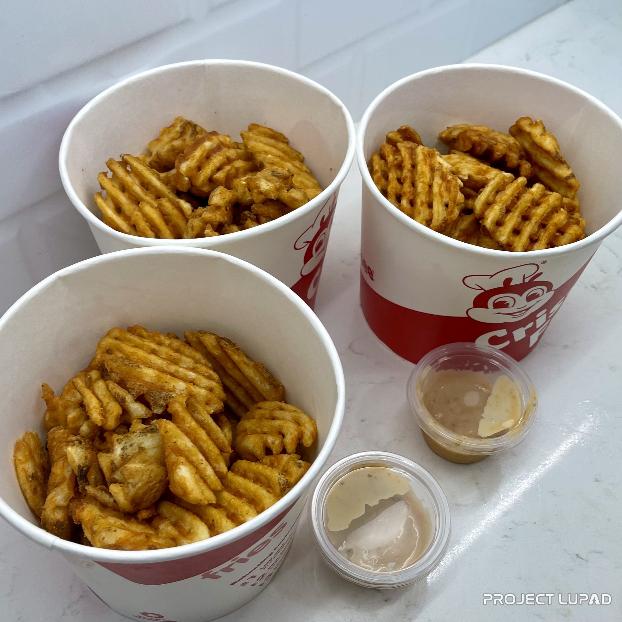 Jollibee Crisscut Fries is Back in Bucket and Solo, Comes with Two Dips