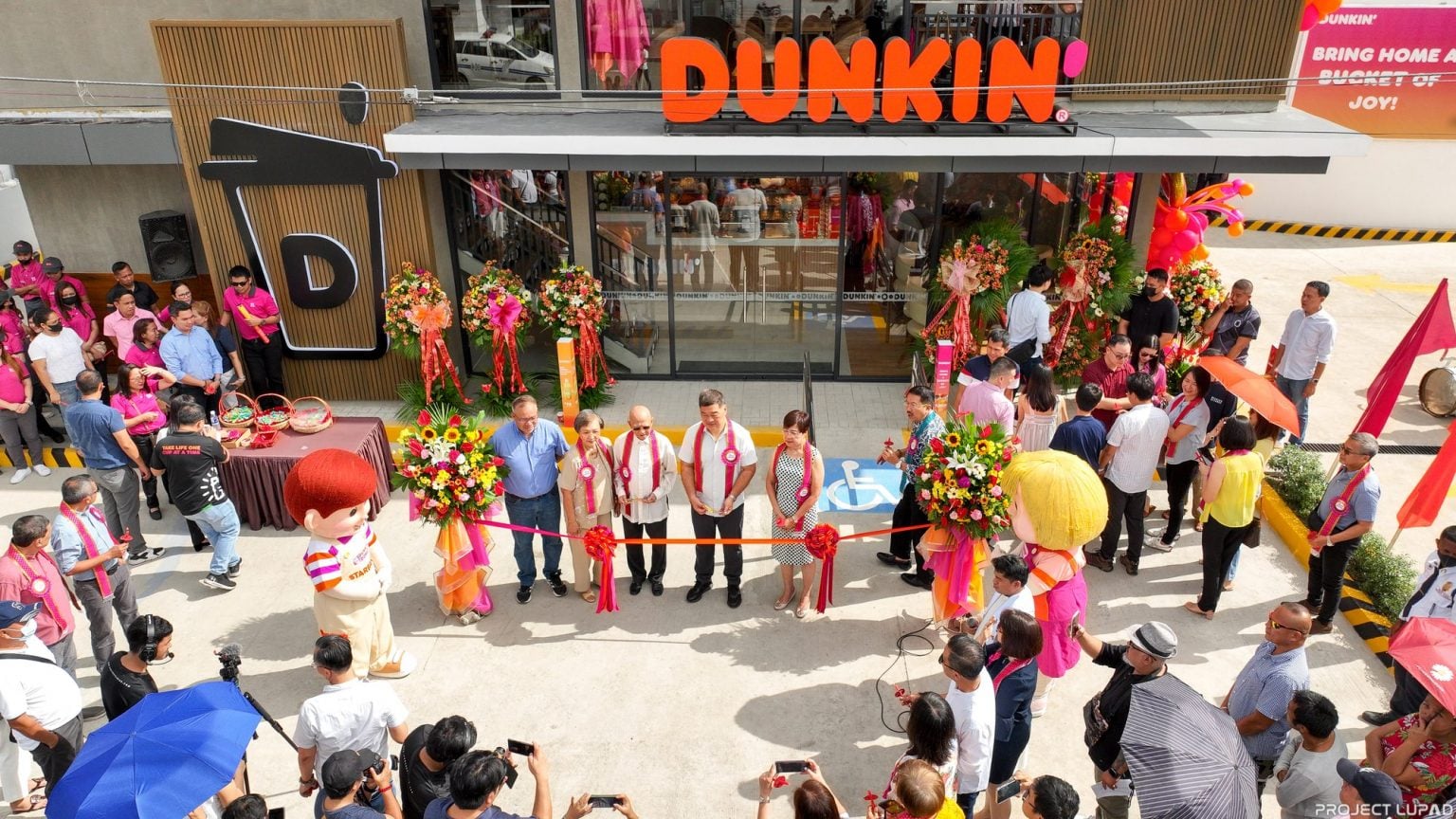 Ribbon cutting at the Dunkin’ Drive-Thru in Iligan