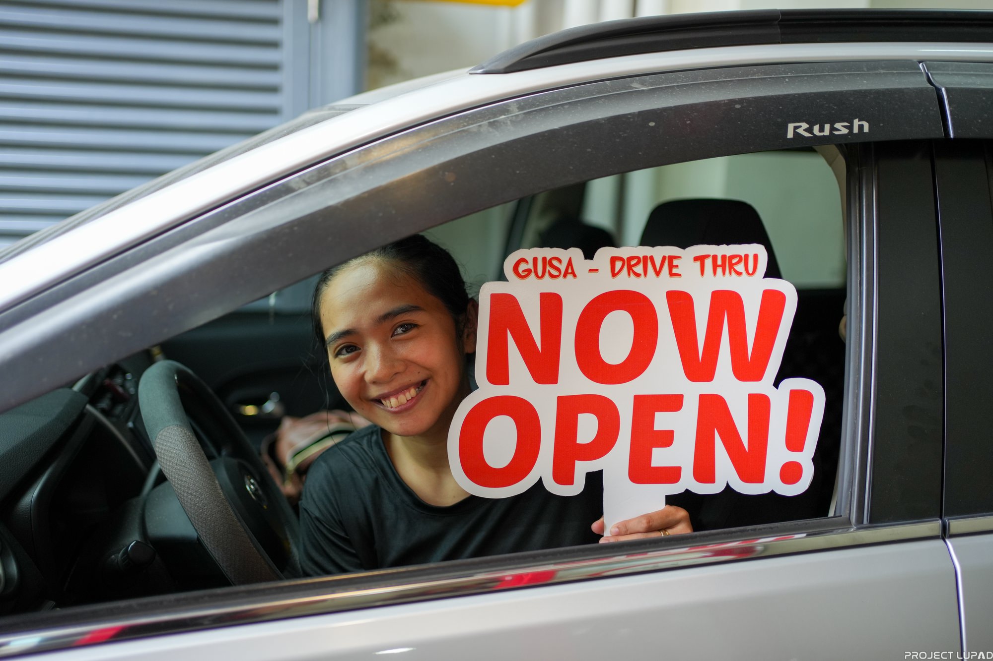 The first customer at the Chowking Gusa Drive-Thru