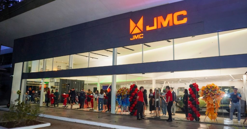Reliable, Affordable Trucks for All at JMC Pickups Limketkai in CDO