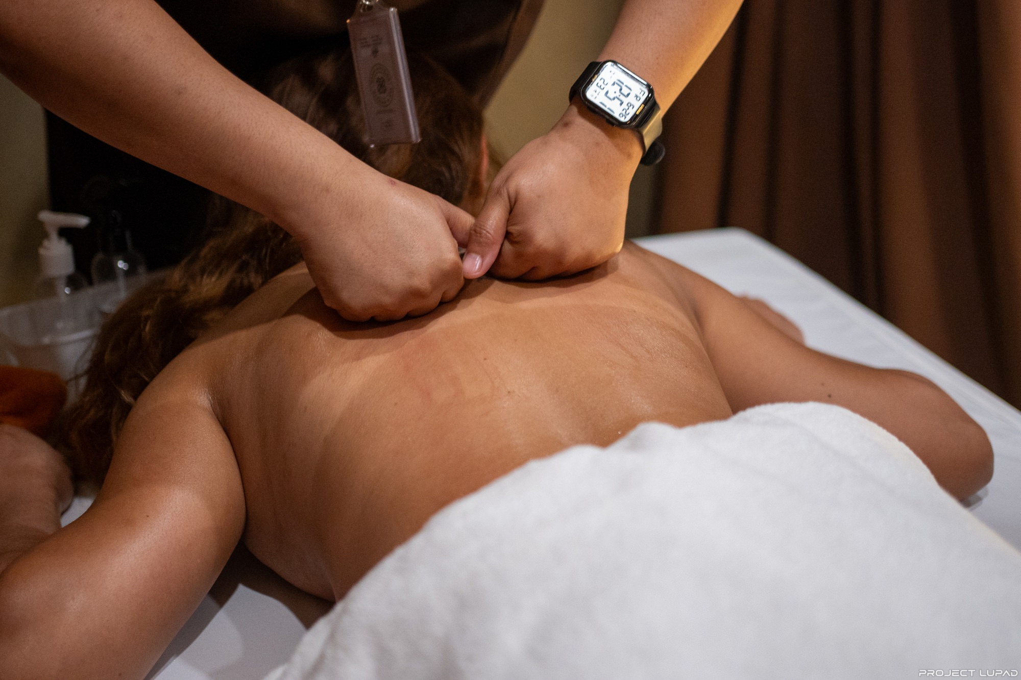 A back massage at Thai Boran Massage Kauswagan