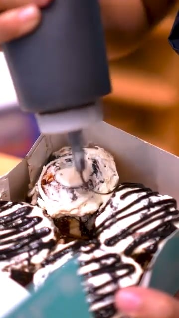 White chocolate drizzled on a Cookies and Cream Minichocobon, shot for this Cinnabon case study by Project LUPAD