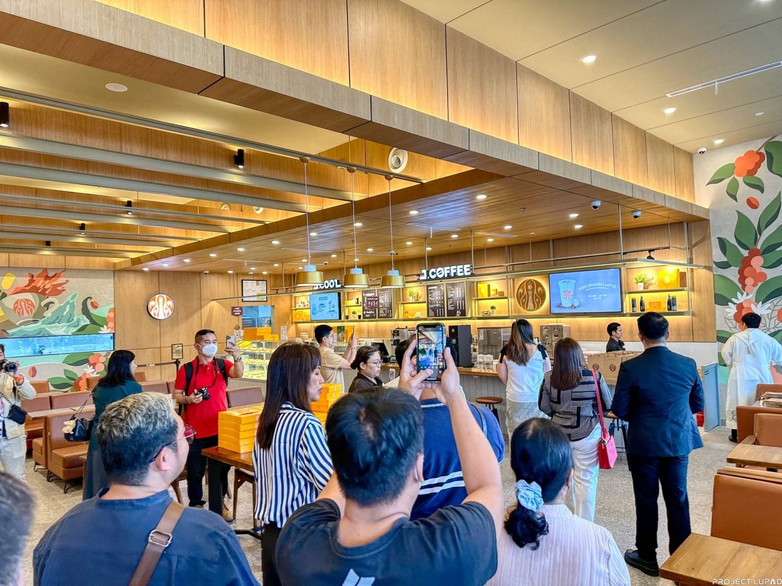 The J.CO counter and coffee bar on opening day