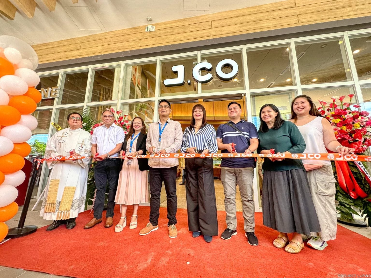 Ribbon cutting at the biggest J.CO store in the Philippines