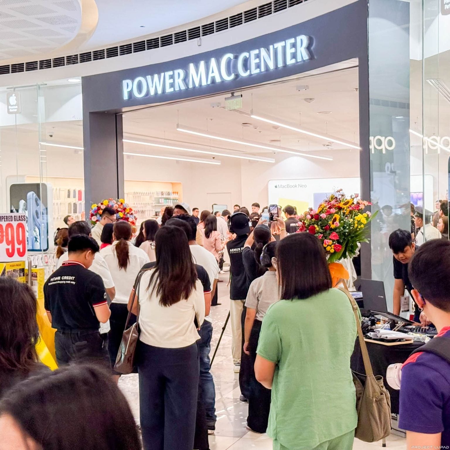 Opening day at the Apple Premium Partner store in CDO