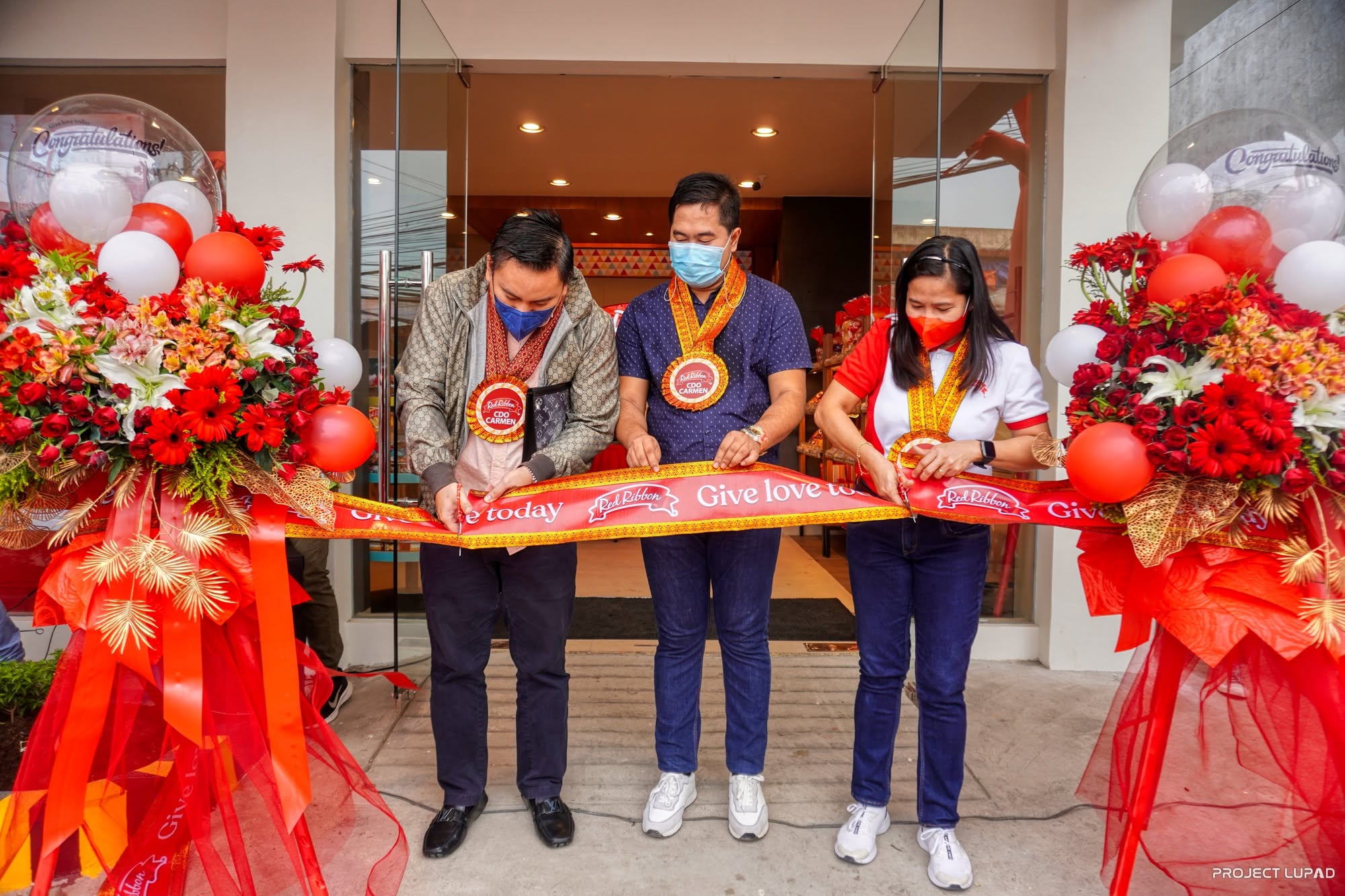 Ribbon cutting at Red Ribbon CDO Carmen